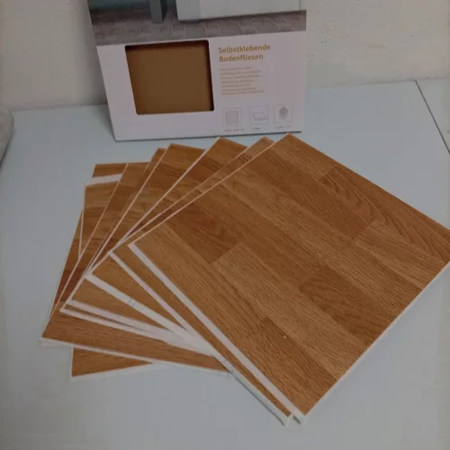 Öntapadós vinyl padlólap,  30,5 x 30,5 cm, Parketta mintás gőzölt bükk.