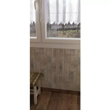Színes deszka mintás tapéta (33089-3)