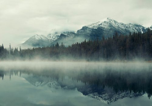 Ködös tó a hegyek alatt poszter, fotótapéta, Vlies (416 x 290 cm)