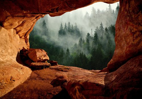 Barlang és ködös erdő poszter, fotótapéta, Vlies (104 x 70,5 cm)