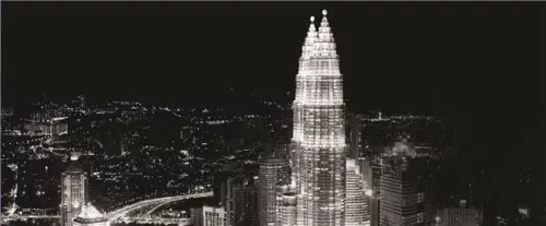 Petronas-ikertorony az éjszakában, Kuala Lumpur poszter, fotótapéta (250 cm x 104 xm)