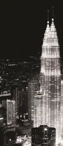 Petronas-ikertorony az éjszakában, Kuala Lumpur poszter, fotótapéta (91 x 211 cm)