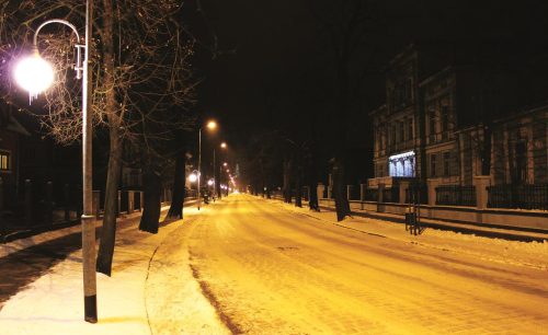Éjszakai utcakép poszter, fotótapéta Vlies (152,5 x 104 cm)