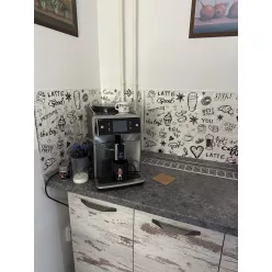   3D PVC falpanel Fekete-fehér rajzos kávé mintás, fényes felülettel.