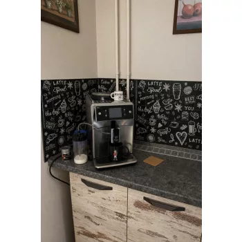   3D PVC falpanel Fekete alapon rajzos kávé mintás,  fényes felülettel.