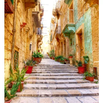   NARROW STREET IN MALTA fotótapéta, poszter, vlies alapanyag, 225x250 cm