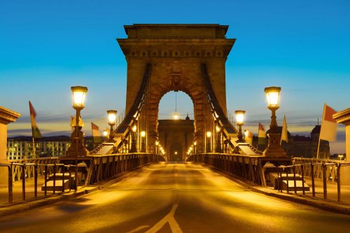 Vlies Fotótapéta - Suspension bridge in Budapest - 375x250 cm