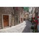 Vlies Fotótapéta - Narrow old street in Italy - 375x250 cm