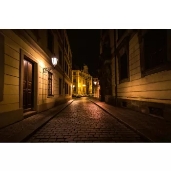 Vlies Fotótapéta - Night alley in Prague - 375x250 cm
