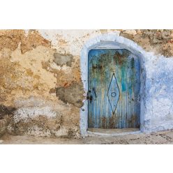 Vlies Fotótapéta - Stone wall and blue door - 375x250 cm