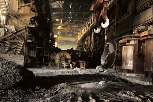 Vlies Fotótapéta - Abandoned steel factory - 375x250 cm