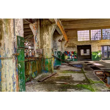 Vlies Fotótapéta - Abandoned factory - 375x250 cm