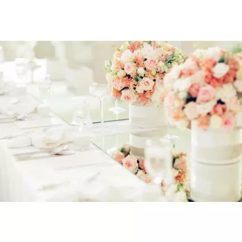 Vlies Fotótapéta - Luxurious table setting - 375x250 cm