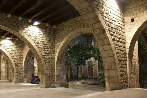 Vlies Fotótapéta - Gothic Quarter of Barcelona - 375x250 cm