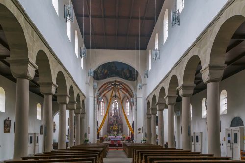 Vlies Fotótapéta - Romanesque interior  - 375x250 cm