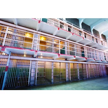 Vlies Fotótapéta - Stories of prison cells - 375x250 cm