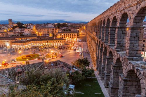 Vlies Fotótapéta - Aqueduct in Segovia - 375x250 cm