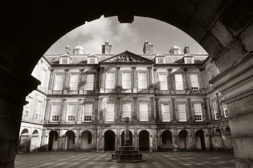 Vlies Fotótapéta - Palace Holyroodhouse - 375x250 cm