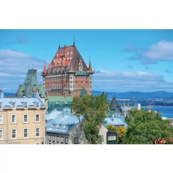   Vlies Fotótapéta - Cityscape, Chateau Frontenac, Québec- 375x250 cm