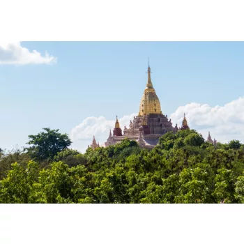   Vlies Fotótapéta - Ananda Buddhista templom, Mianmar - 375x250 cm