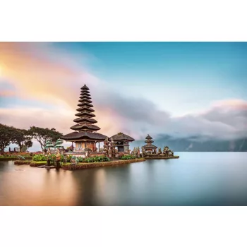 Vlies Fotótapéta - Ulun Danu Beratan - 375x250 cm