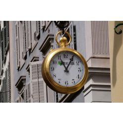 Vlies Fotótapéta - Clock in Switzerland - 375x250 cm