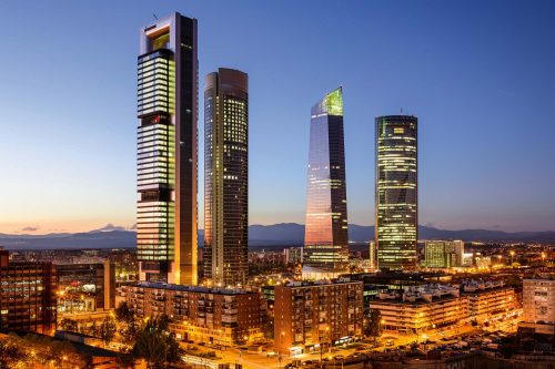 Vlies Fotótapéta - Madrid Financial District - 375x250 cm