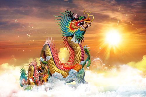 Vlies Fotótapéta - Chinese dragon at sunset - 375x250 cm