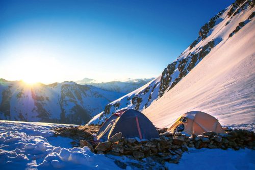Vlies Fotótapéta - Camping on Mount Everest - 375x250 cm