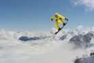 Vlies Fotótapéta - Jumping snowboarder - 375x250 cm