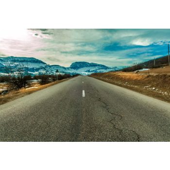 Vlies Fotótapéta - Road to snowy mountain - 375x250 cm