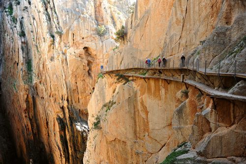 Vlies Fotótapéta - Danger hiking - 375x250 cm