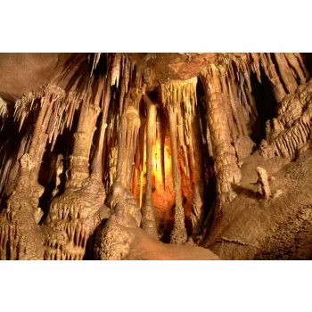 Vlies Fotótapéta - Cave dark interior - 375x250 cm