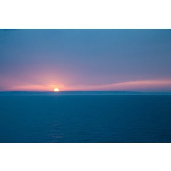 Vlies Fotótapéta - Dramatic sunrise - 375x250 cm