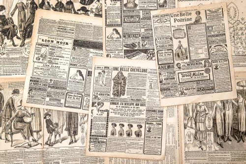 Vlies Fotótapéta - Antique Newspaper - 375x250 cm