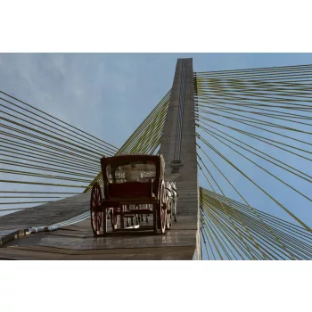   Vlies Fotótapéta - Carriage rising on the cable - 375x250 cm