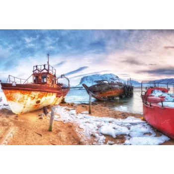 Vlies Fotótapéta - Old rusty fishing boats - 375x250 cm