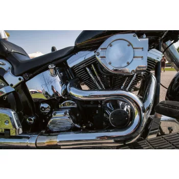 Vlies Fotótapéta - Motorcycle shiny detail - 375x250 cm