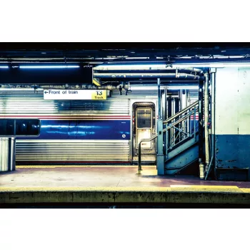 Vlies Fotótapéta - Train at station - 375x250 cm