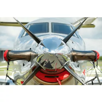 Vlies Fotótapéta - Propeller aircraft - 375x250 cm