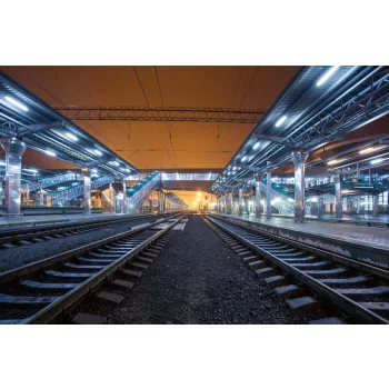 Vlies Fotótapéta - Railway station at night - 375x250 cm