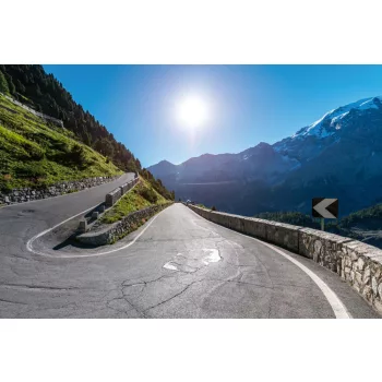 Vlies Fotótapéta - Road in Alps - 375x250 cm