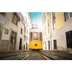 Vlies Fotótapéta - Tram in Lisbon city - 375x250 cm