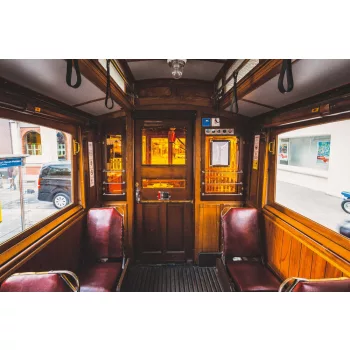 Vlies Fotótapéta - Old red tram - 375x250 cm