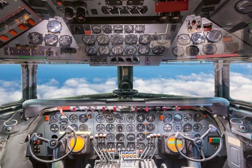 Vlies Fotótapéta - Airplane cockpit wiev - 375x250 cm
