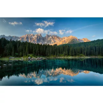 Vlies Fotótapéta - Lago di Carezza lake - 375x250 cm