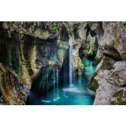 Vlies Fotótapéta - Waterfall in Soca mountain - 375x250 cm