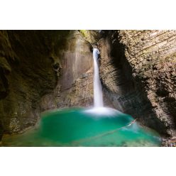 Vlies Fotótapéta - Kozjak waterfall - 375x250 cm