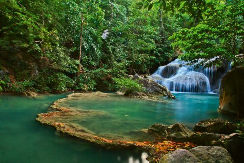 Vlies Fotótapéta - Waterfall in Thailand - 375x250 cm